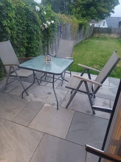 Beautiful Masons Hideaway Studio Apartment Bridgend  Exterior foto